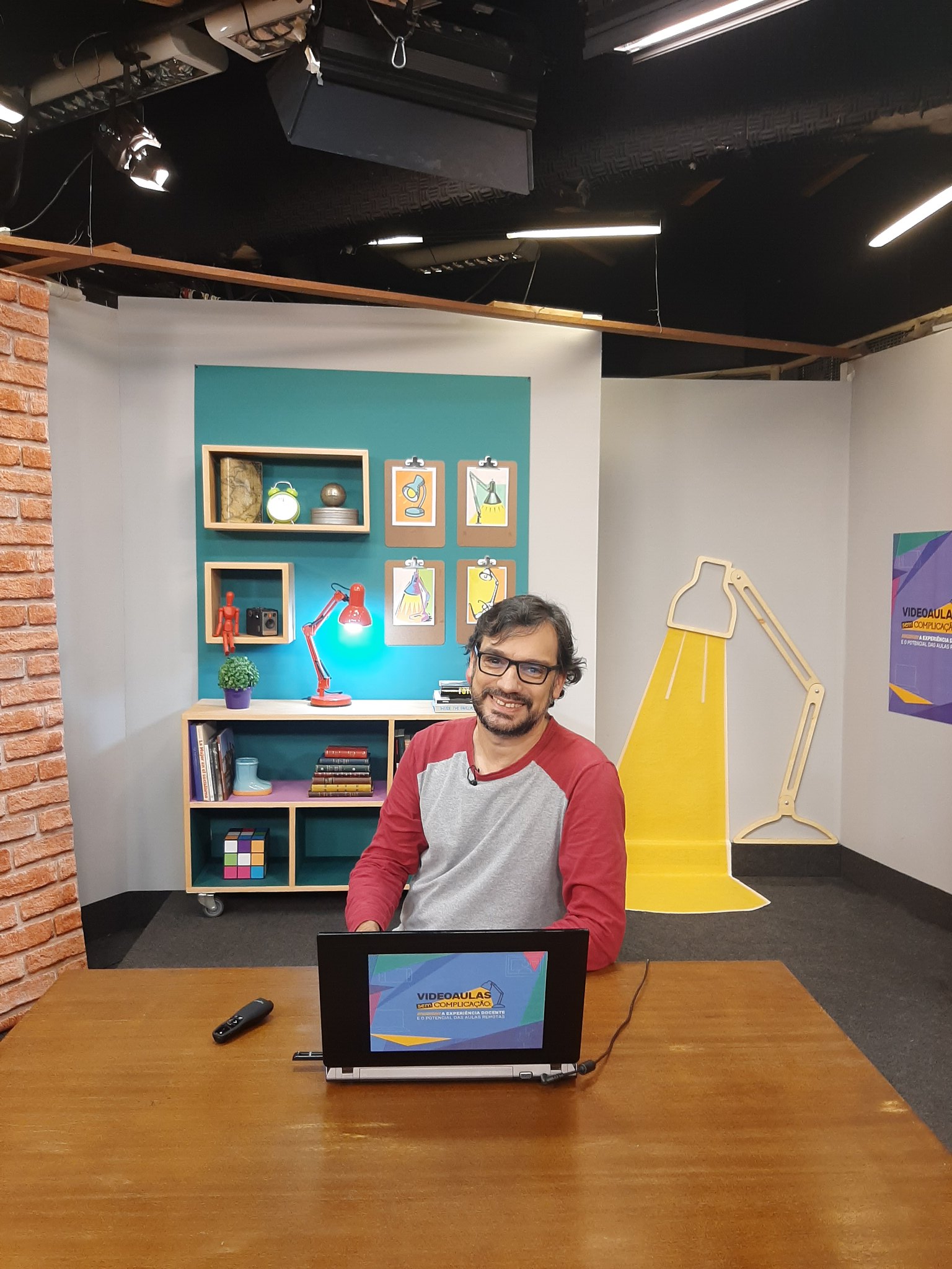 Profissionais vão aprender técnicas audiovisuais reunidas por equipe da MultiRio, em parceria com a Secretaria Municipal de Educação