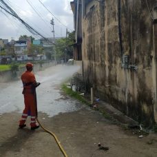 Comlurb já realizou trabalho de lavagem com água de reuso e detergente neutro e hipoclorito em todas as 633 comunidades da cidade