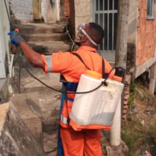 Comlurb já realizou trabalho de lavagem com água de reuso e detergente neutro e hipoclorito em todas as 633 comunidades da cidade