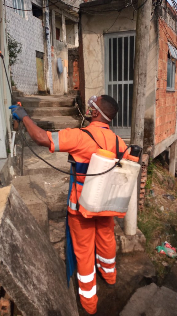 Comlurb já realizou trabalho de lavagem com água de reuso e detergente neutro e hipoclorito em todas as 633 comunidades da cidade