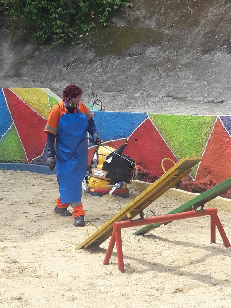 Comlurb já realizou trabalho de lavagem com água de reuso e detergente neutro e hipoclorito em todas as 633 comunidades da cidade