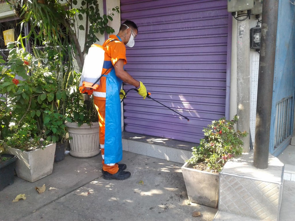 Comlurb já realizou trabalho de lavagem com água de reuso e detergente neutro e hipoclorito em todas as 633 comunidades da cidade
