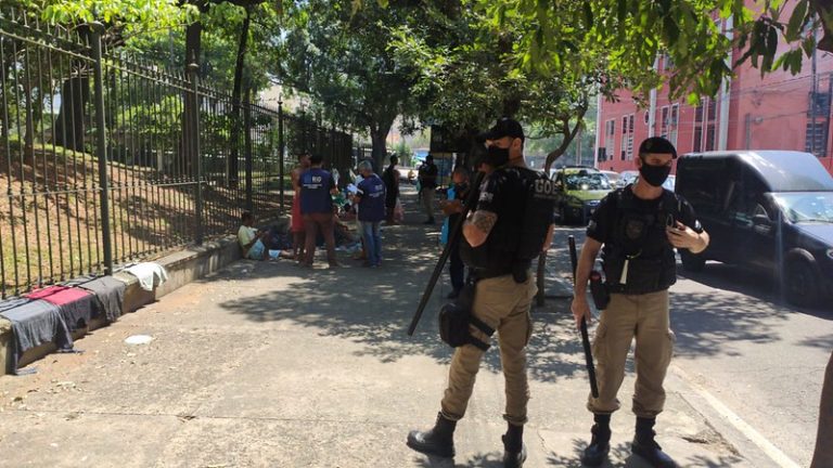 Até agora, ação de combate à pandemia resultou ainda em 16 veículos removidos por estacionamento irregular e retirada de 2,3 toneladas de resíduos no bairro da Zona Norte