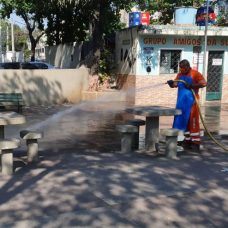 Comlurb já realizou trabalho de lavagem com água de reuso e detergente neutro e hipoclorito em todas as 633 comunidades da cidade
