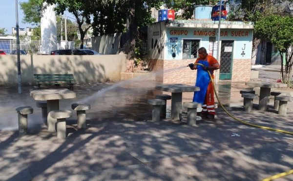 Comlurb já realizou trabalho de lavagem com água de reuso e detergente neutro e hipoclorito em todas as 633 comunidades da cidade