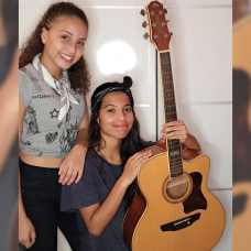 Alunas de escola municipal compõem música em homenagem aos professores