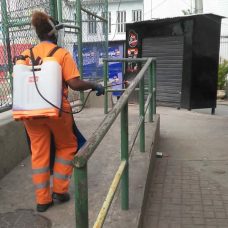 Comlurb já realizou trabalho de lavagem com água de reuso e detergente neutro e hipoclorito em todas as 633 comunidades da cidade