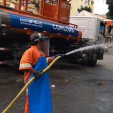 Comlurb já realizou trabalho de lavagem com água de reuso e detergente neutro e hipoclorito em todas as 633 comunidades da cidade