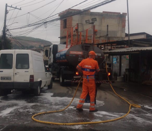Comlurb já realizou trabalho de lavagem com água de reuso e detergente neutro e hipoclorito em todas as 633 comunidades da cidade