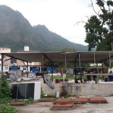 Cinco ligações clandestinas de água e de energia elétrica foram desfeitas