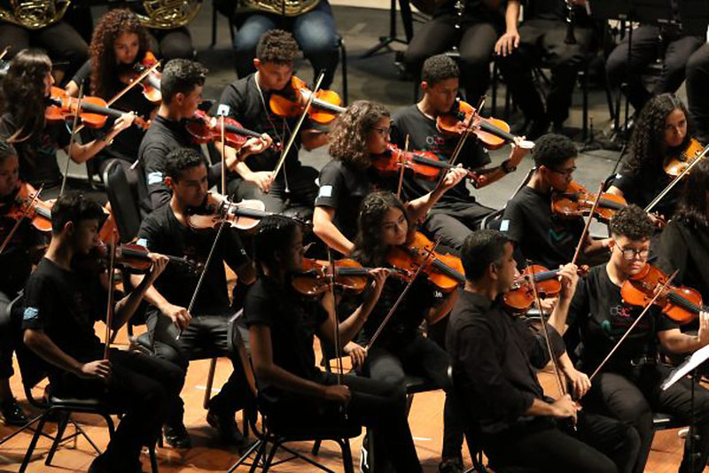 Cais do Valongo e Toni Garrido na Semana da Consciência Negra do Programa Orquestra nas Escolas da SME