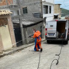 Comlurb já realizou trabalho de lavagem com água de reuso e detergente neutro e hipoclorito em todas as 633 comunidades da cidade