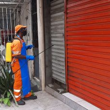 Comlurb já realizou trabalho de lavagem com água de reuso e detergente neutro e hipoclorito em todas as 633 comunidades da cidade