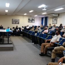 O encontro reuniu cerca de 35 guardas municipais entre comandantes, subcomandantes, diretores e coordenadores