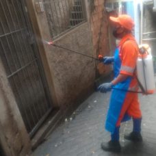 Comlurb já realizou trabalho de lavagem com água de reuso e detergente neutro e hipoclorito em todas as 633 comunidades da cidade