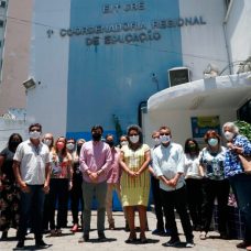 Coordenadoria Regional de Educação do Centro recebe visita do secretário Ferreirinha