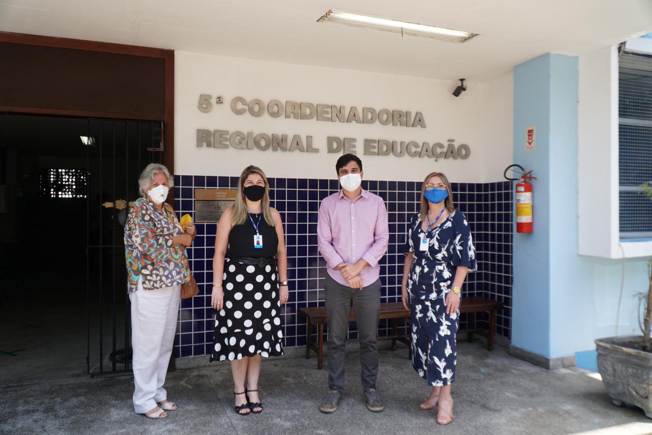 Secretário Ferreirinha visita 5ª CRE e tira dúvidas sobre a volta às aulas