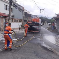 Comlurb faz operação de limpeza e roçada na Avenida Brasil - Prefeitura da  Cidade do Rio de Janeiro 