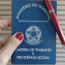 carteira de trabalho emprego - Divulgação / Prefeitura do Rio