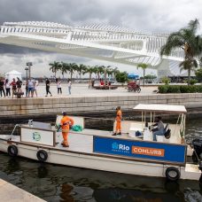 Catamarã da Comlurb no Museu do Amanhã