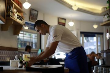 emprego, trabalho, vagas, bartender, auxiliar de restaurante, atendente de bar