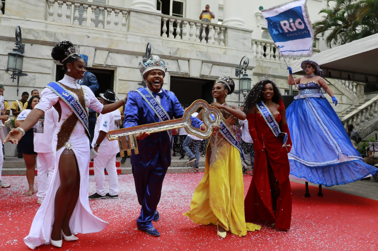 Começa oficialmente a temporada do carnaval carioca com desfile de