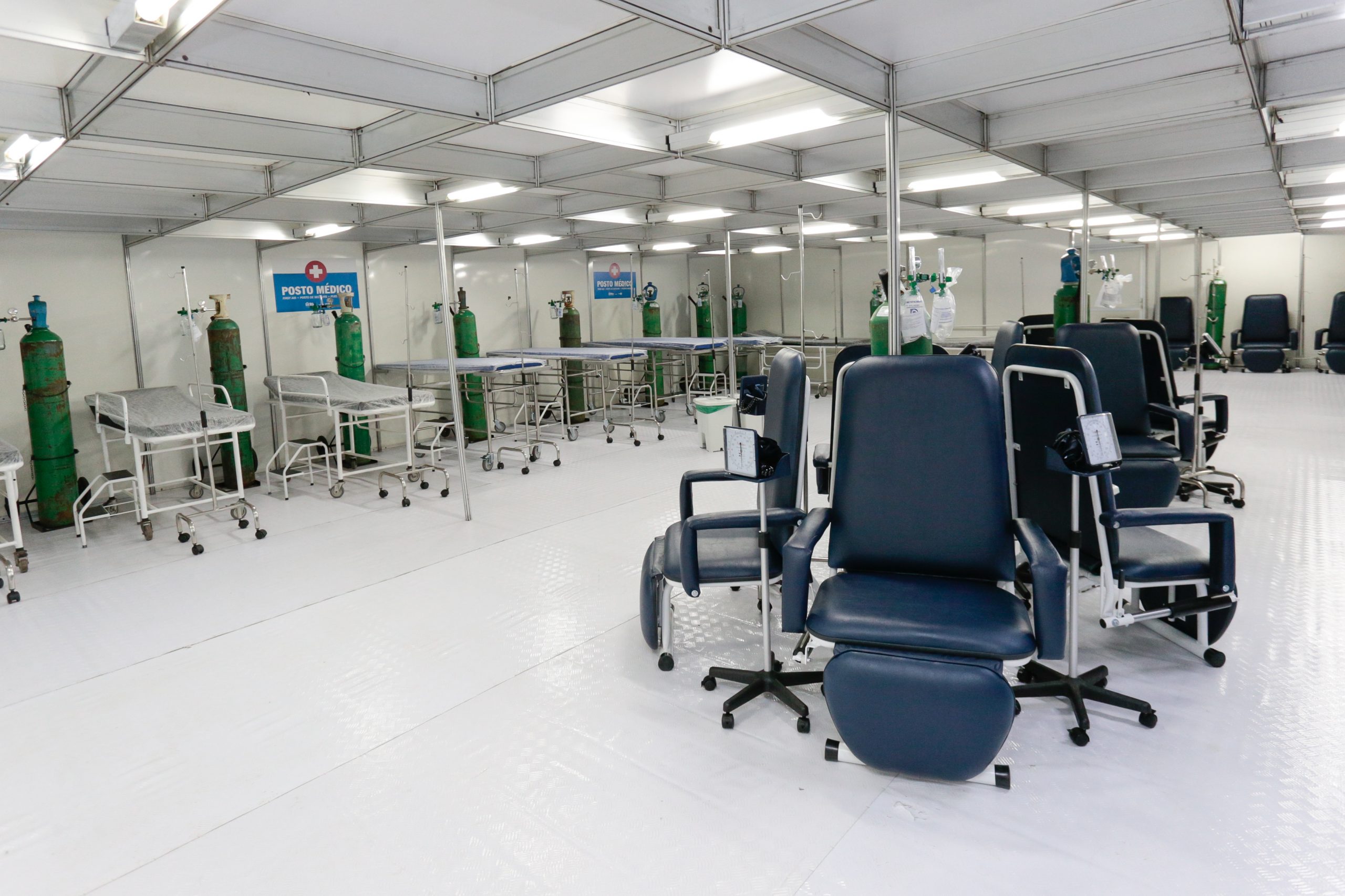 Postos médicos montados na orla de Copacabana