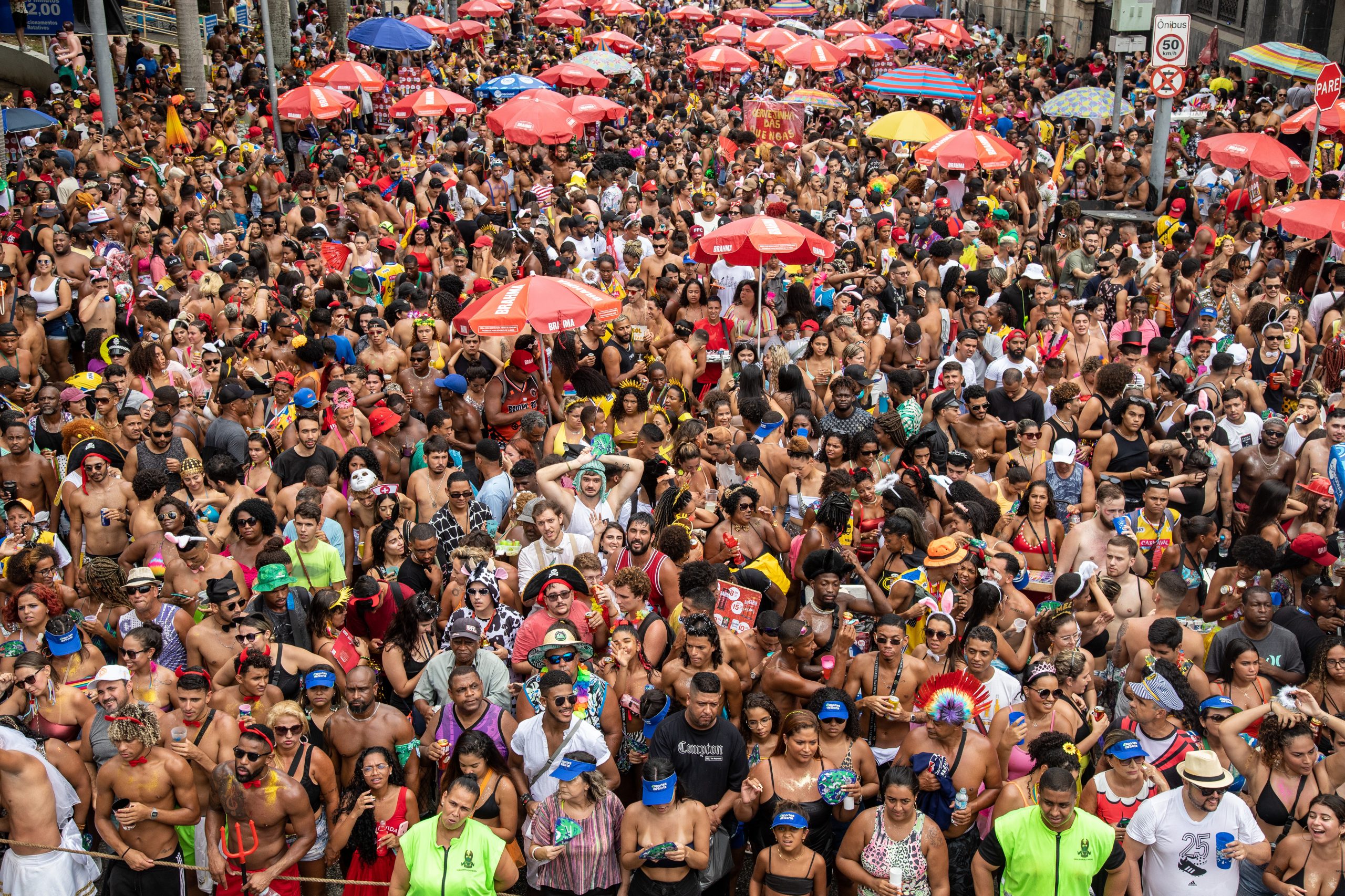 Carnaval de rua do Rio de 2021 é cancelado; blocos vão aguardar a vacina
